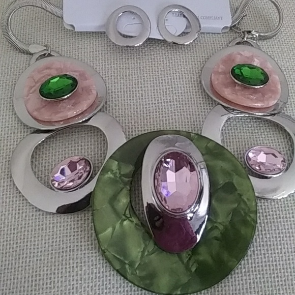 Pink and Green Statement Necklacr - Picture 3 of 6